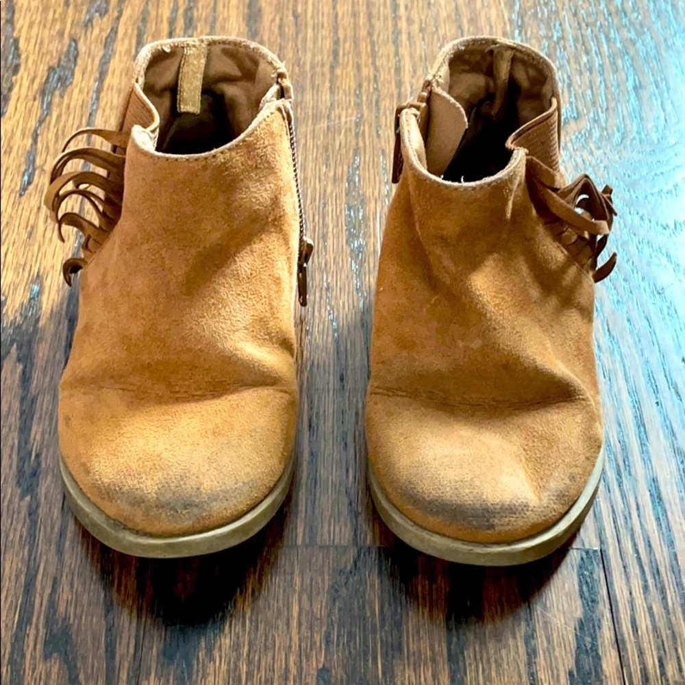 Girl boots
